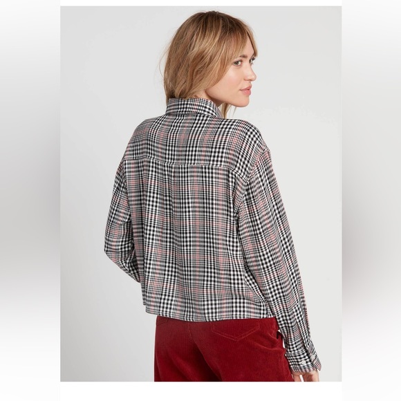 Volcom Women's Junior's Fad Friend Drop Shoulder Button Up Shirt - Picture 4 of 8